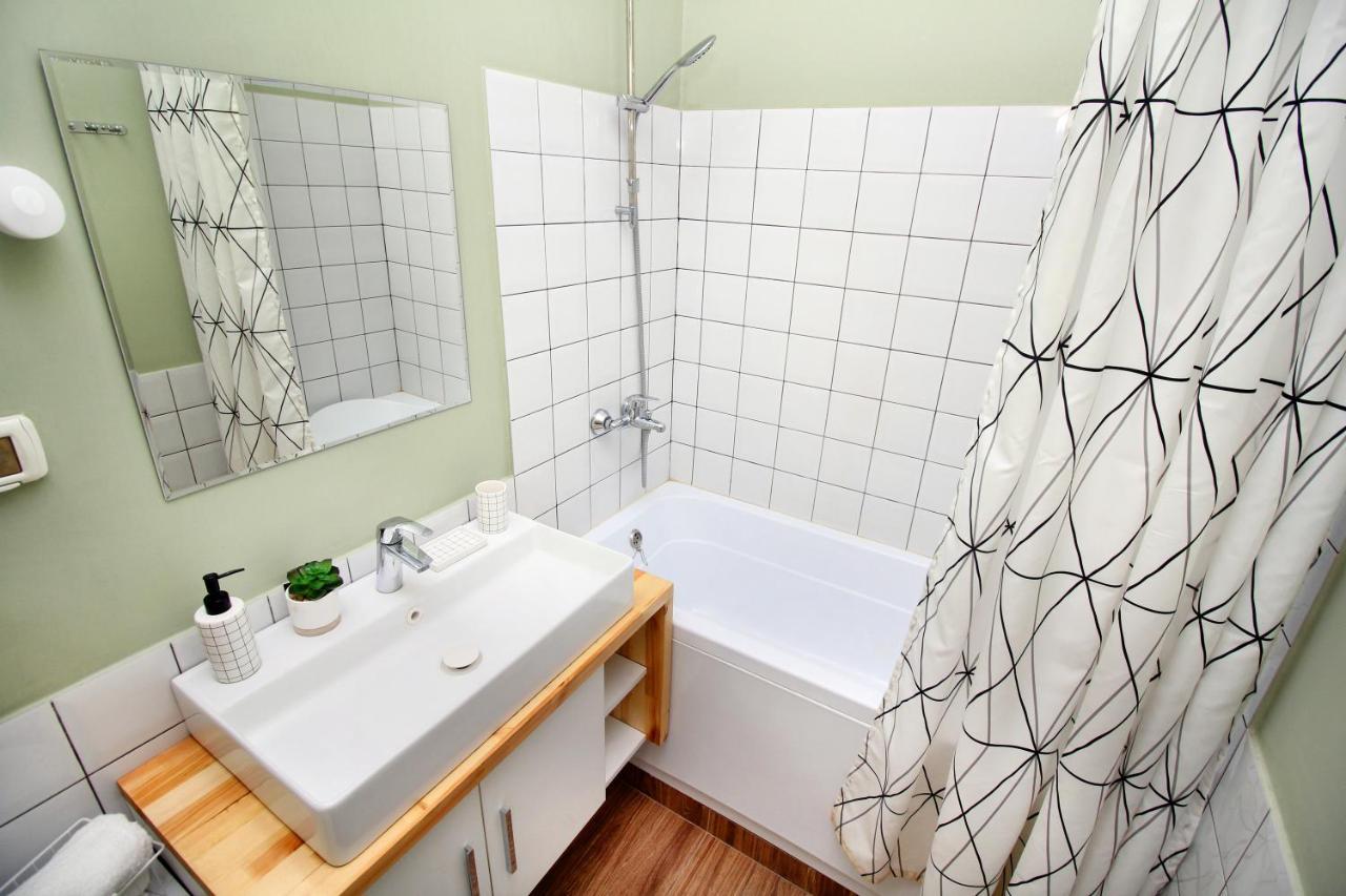 Perfect Spacious Apartment 356 Almaty Bagian luar foto